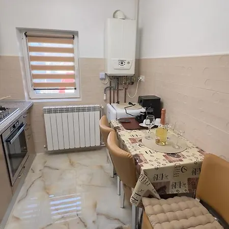 La Denis Lupeni Apartment Exterior photo